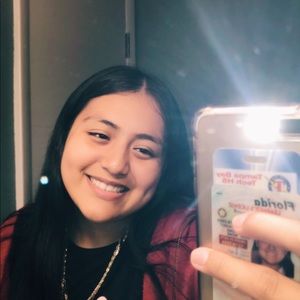 Meet your Posher, Celsa